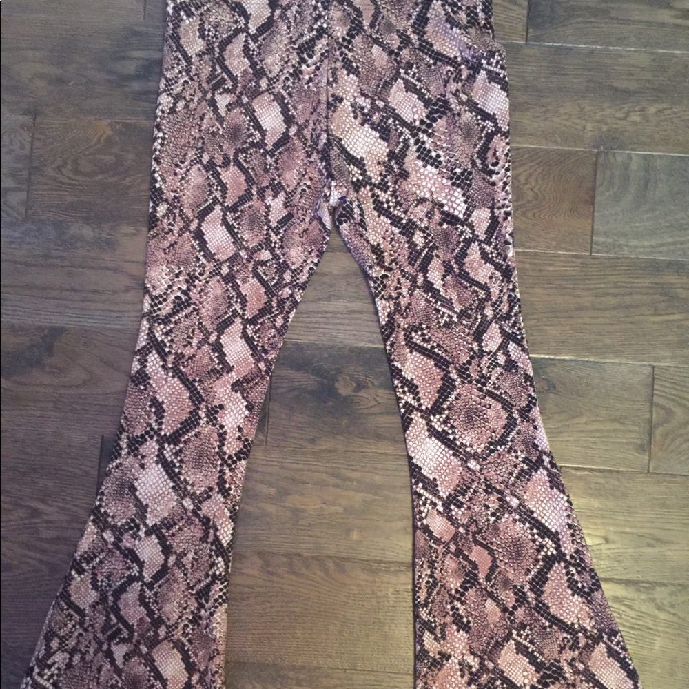 Wide leg pants